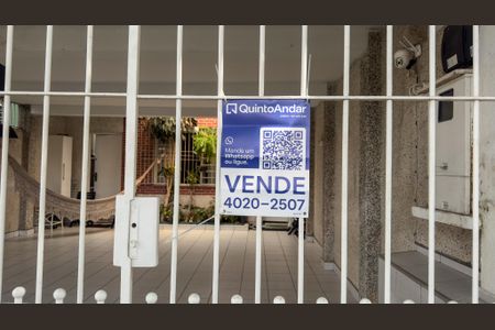 Casa à venda com 290m², 3 quartos e 2 vagasFachada