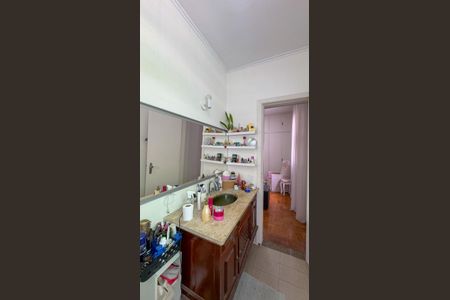 Casa à venda com 290m², 3 quartos e 2 vagasBanheiro da Suíte