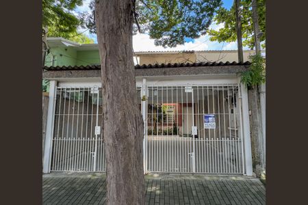 Casa à venda com 290m², 3 quartos e 2 vagasFachada