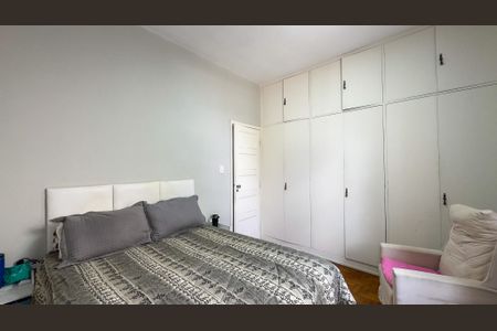 Casa à venda com 290m², 3 quartos e 2 vagasQuarto Suíte