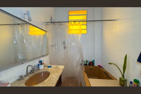 Casa à venda com 290m², 3 quartos e 2 vagasBanheiro