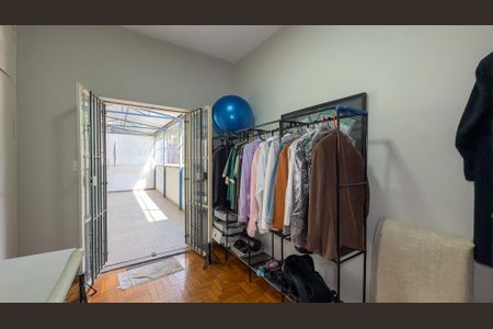 Casa à venda com 290m², 3 quartos e 2 vagasEscritório