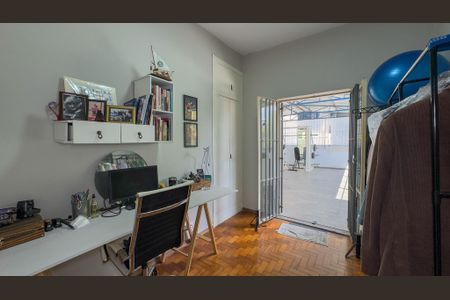 Casa à venda com 290m², 3 quartos e 2 vagasEscritório