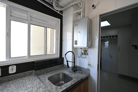 Área de Serviço  de apartamento para alugar com 3 quartos, 206m² em Vila Sonia, São Paulo