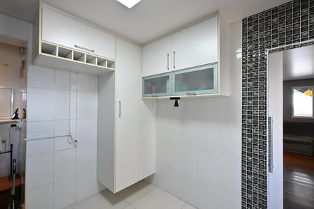 Cozinha de apartamento para alugar com 3 quartos, 206m² em Vila Sonia, São Paulo