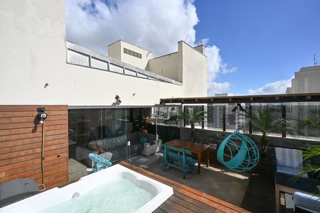 Apartamento para alugar com 3 quartos, 206m² em Vila Sonia, São Paulo