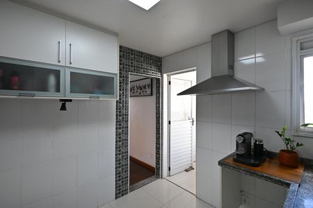 Cozinha de apartamento para alugar com 3 quartos, 206m² em Vila Sonia, São Paulo