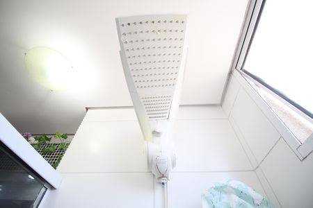 Banheiro de apartamento para alugar com 2 quartos, 44m² em Jardim Suina, Taboão da Serra