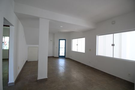 Casa para alugar com 340m², 4 quartos e 3 vagasSala (casa 1)