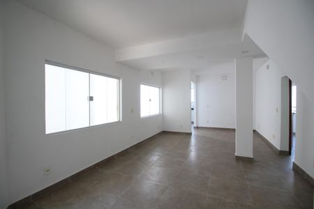 Sala (casa 1) de casa para alugar com 4 quartos, 340m² em Jacarepaguá, Rio de Janeiro