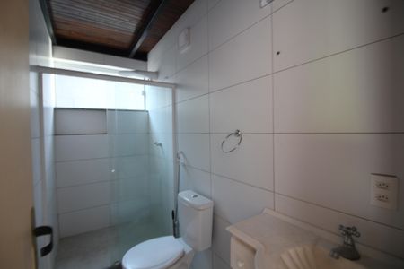 Casa para alugar com 340m², 4 quartos e 3 vagasBanheiro Social (casa 2)