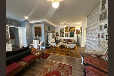 Apartamento para alugar com 112m², 2 quartos e 2 vagasSala