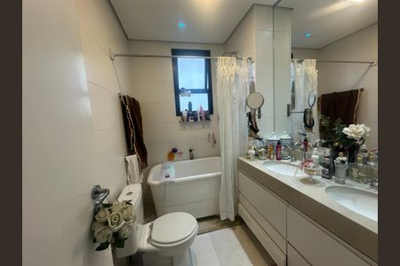 Apartamento para alugar com 112m², 2 quartos e 2 vagasBanheiro da Suíte 1