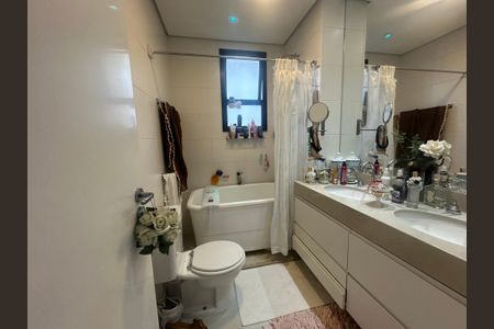 Apartamento para alugar com 112m², 2 quartos e 2 vagasBanheiro da Suíte 1