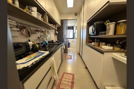Apartamento para alugar com 112m², 2 quartos e 2 vagasCozinha