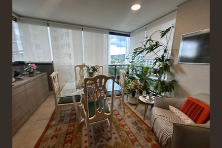 Apartamento para alugar com 112m², 2 quartos e 2 vagasSala