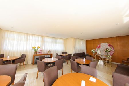 Apartamento para alugar com 60m², 2 quartos e 1 vaga Apartamento para alugar com 60m², 2 quartos e 1 vagaÁrea comum - Salão de festas