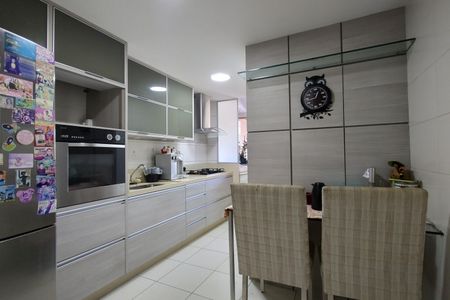 Apartamento para alugar com 90m², 3 quartos e 1 vaga Apartamento para alugar com 90m², 3 quartos e 1 vagaCozinha - Armários