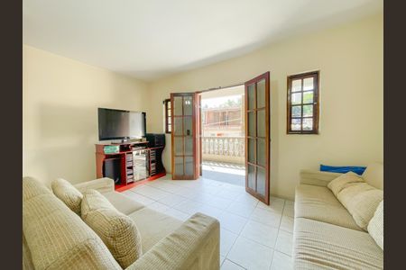 Casa à venda com 164m², 2 quartos e 2 vagas Casa à venda com 164m², 2 quartos e 2 vagasSala