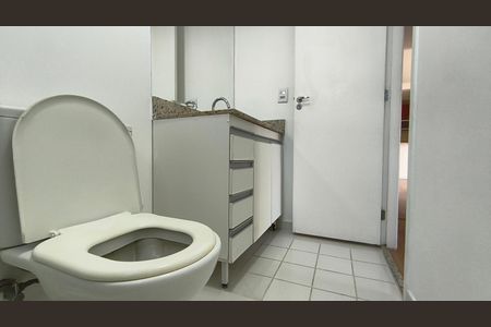 Apartamento à venda com 64m², 2 quartos e 1 vaga Apartamento à venda com 64m², 2 quartos e 1 vagaBanheiro da Suíte