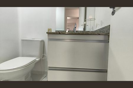 Apartamento à venda com 64m², 2 quartos e 1 vaga Apartamento à venda com 64m², 2 quartos e 1 vagaBanheiro