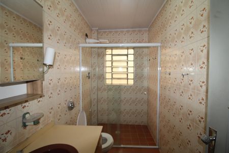 Casa para alugar com 250m², 3 quartos e 2 vagasBanheiro 1