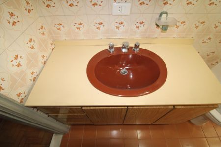 Casa para alugar com 250m², 3 quartos e 2 vagasBanheiro 1