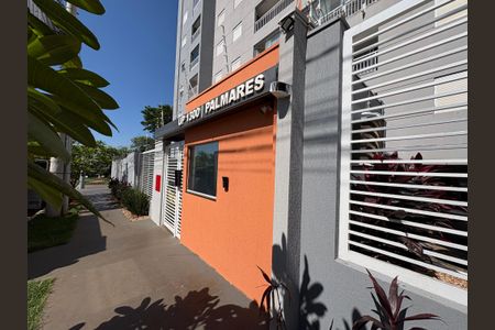 Apartamento para alugar com 52m², 2 quartos e 1 vaga Apartamento para alugar com 52m², 2 quartos e 1 vagaFachada