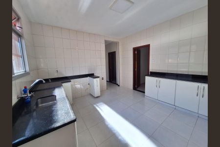 Casa à venda com 287m², 3 quartos e 4 vagasCozinha