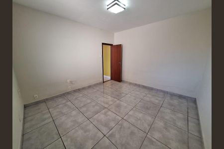 Casa à venda com 287m², 3 quartos e 4 vagasQuarto