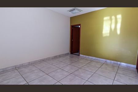 Casa à venda com 287m², 3 quartos e 4 vagasSala