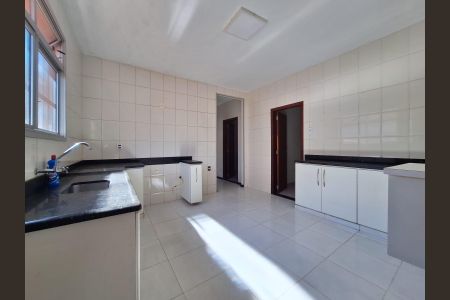 Casa à venda com 287m², 3 quartos e 4 vagasCozinha