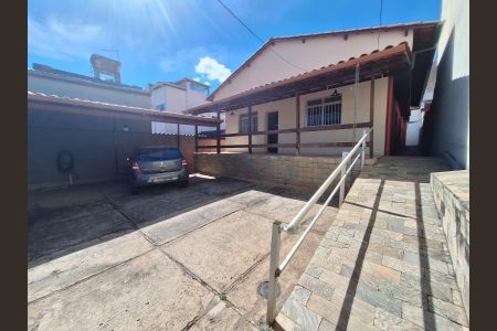 Casa à venda com 287m², 3 quartos e 4 vagasÁrea externa