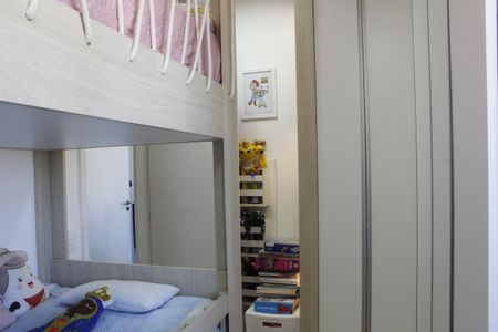 Casa de condomínio à venda com 117m², 4 quartos e 2 vagasQuarto 2