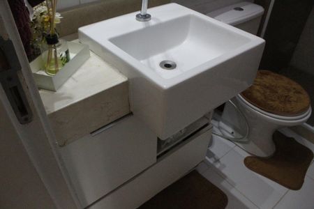 Casa de condomínio à venda com 117m², 4 quartos e 2 vagasBanheiro da Suíte