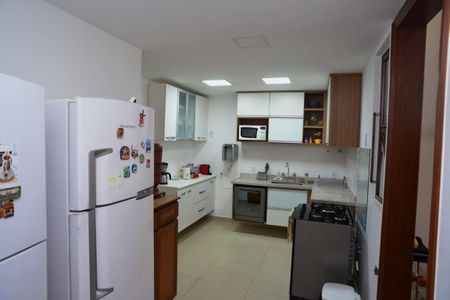 Apartamento à venda com 179m², 4 quartos e 3 vagasCozinha