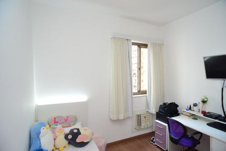 Apartamento à venda com 179m², 4 quartos e 3 vagasQuarto 2