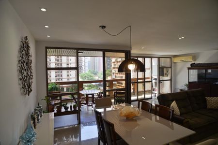 Apartamento à venda com 179m², 4 quartos e 3 vagasSala