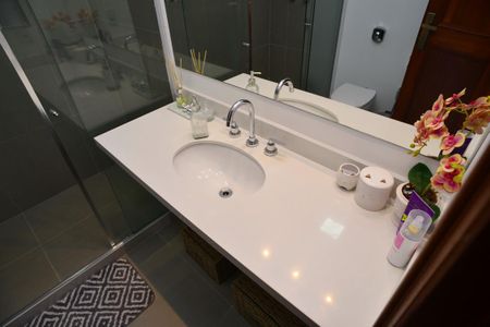 Apartamento à venda com 179m², 4 quartos e 3 vagasBanheiro Social