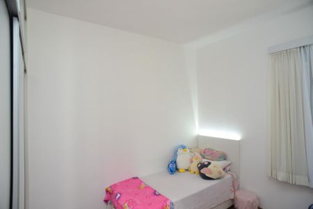 Apartamento à venda com 179m², 4 quartos e 3 vagasQuarto 2