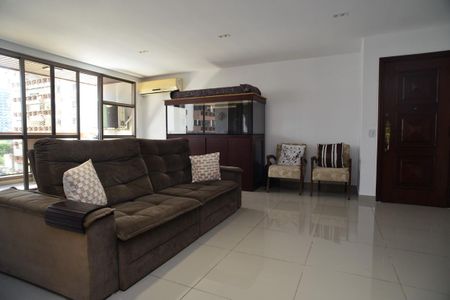 Apartamento à venda com 179m², 4 quartos e 3 vagasSala