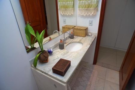 Apartamento à venda com 179m², 4 quartos e 3 vagasLavabo