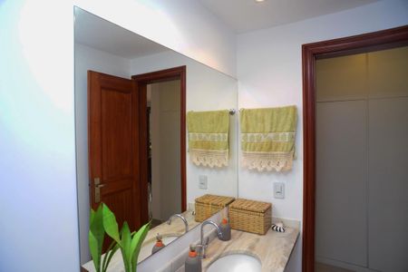 Apartamento à venda com 179m², 4 quartos e 3 vagasLavabo