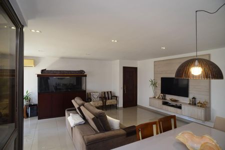 Apartamento à venda com 179m², 4 quartos e 3 vagasSala