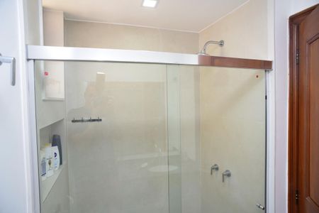 Apartamento à venda com 179m², 4 quartos e 3 vagasBanheiro da Suíte