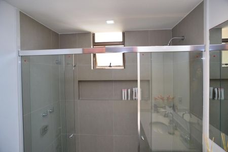 Apartamento à venda com 179m², 4 quartos e 3 vagasBanheiro Social