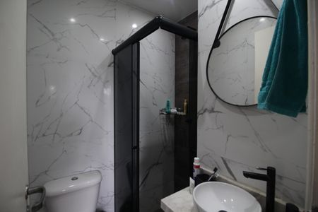 Apartamento à venda com 64m², 2 quartos e 1 vagaBanheiro Social