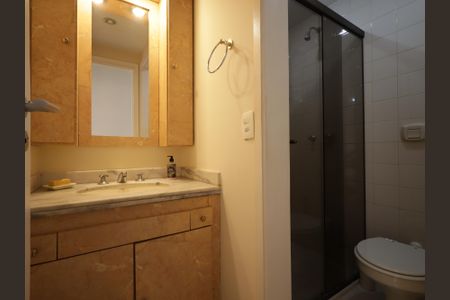 Apartamento para alugar com 70m², 3 quartos e 2 vagasBanheiro