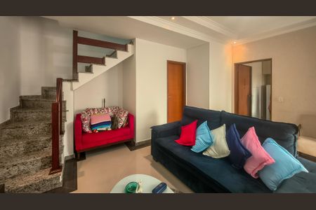 Casa à venda com 92m², 3 quartos e 2 vagasSala