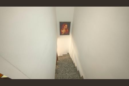 Casa à venda com 92m², 3 quartos e 2 vagasEscada